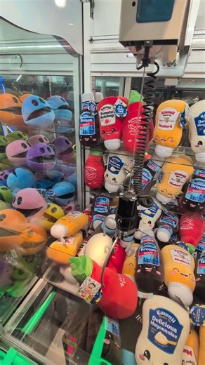 epic claw machine fail #funnyfails #clawmachinefail #sirachaplushie