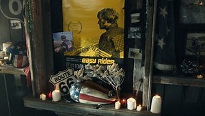 Οι αδελφοί Κοέν σκηνοθετούν τον Πίτερ Φόντα σε ένα διαφημιστικό-φόρο τιμής στον «Ξένοιαστο Καβαλάρη» - FLIX