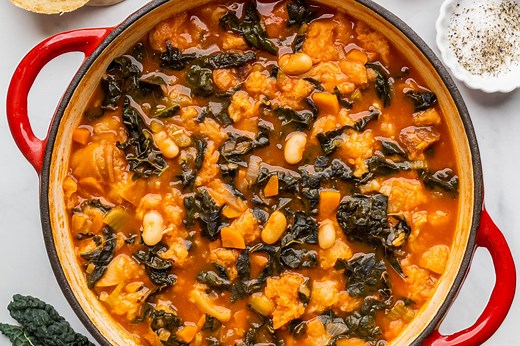 Italian Bread & Tomato Soup (Ribollita)