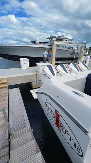 Let’s tour this 42 Cigarette Auroris, power by quad Mercury 450R valued at $1.2 million. #fyp #cigarette #miami #fyiyachts | Oscar Diaz