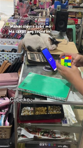 Satisfying Rubik's Cube Sounds and Speedcubing Techniques