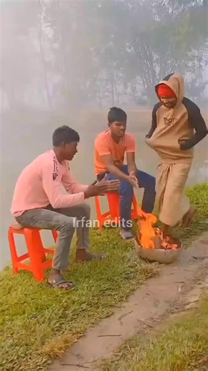 ‎شیخ ارفان‎ on Instagram: "日本利用压电瓷砖将脚步转化为电能。这些瓷砖捕捉来自你脚步的动能。当你行走时，你的重量和动作会对瓷砖产生压力。瓷砖会轻微弯曲，从而产生机械应力。瓷砖内部的压电材料将这种应力转化为电能。每一步都会产生少量电荷，而数百万步结合在一起就能产生足够的电力来驱动 LED 灯、数字显示屏和传感器。在像交通站这样的地方，每天大约有 240 万个脚步为这一系统作出贡献。这些电能可以被储存或立即使用，从而减少对传统电力来源的依赖，并支持可持续的城市基础设施。 这种方法将日常运动转化为实用的可再生能源 #日本 #知识 #事实 #你知道吗 #推荐 科技 创新 历史 技术 实验 热门日本利用压电瓷砖将脚步转化为电能。这些瓷砖捕捉来自你脚步的动能。当你行走时，你的重量和动作会对瓷砖产生压力。瓷砖会轻微弯曲，从而产生机械应力。瓷砖内部的压电材料将这种应力转化为电能。每一步都会产生少量电荷，而数百万步结合在一起就能产生足够的电力来驱动 LED 灯、数字显示屏和传感器。在像交通站这样的地方，每天大约有 240 万个脚步为这一系统作出贡献。这些电能可以被储存或立即使用