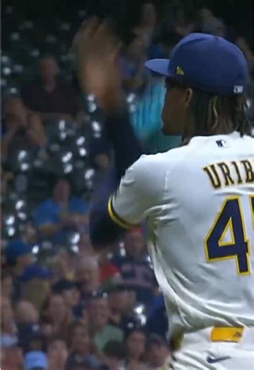 Abner Uribe with a triple chop toward the Cardinals dugout and Pat Murphy wasn’t happy about it #mlb #baseball #sports #chop