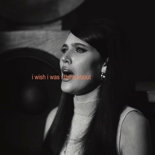 song so beautiful the visualizer is just her singing like omg #siennaspiro #lyrics #newmusic #edit