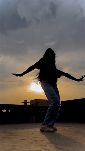 Lovely❤️✨|Bollywood Song Dance Cover| #shorts #ytviral #bollywood #trending #dance #love #ytshorts