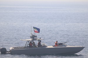 VIDEO: 3 Iranian Fast Attack Craft Harass U.S. Navy Ships in Strait of Hormuz - USNI News