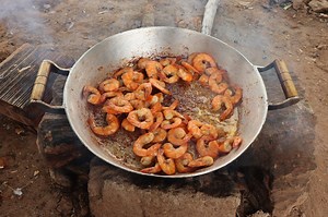 Camarão Frito no Alho e óleo | Receitas e Dicas