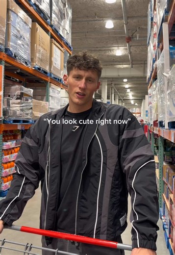 Not exactly what I meant when I asked him to take more pictures of me but this works I guess… 😅 You can use code ALEXIS to get your own @insta360 official GO Ultra vlogging camera for 15% off and a free gift - boyfriend as a walking tripod not included 👀 @BWALL #insta360 #insta360goultra #vloggingcamera #couple #boyfriend