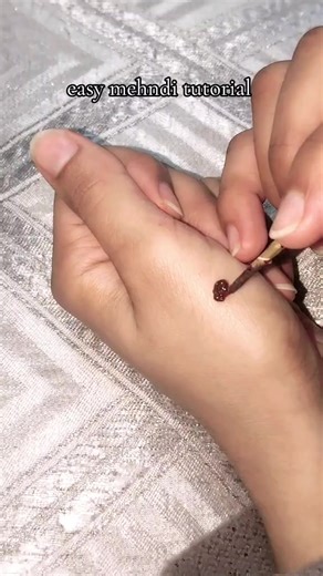 Easy Mehndi Art Tutorial for Beginners