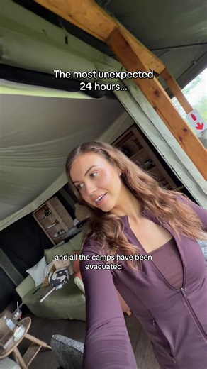 Being evacuated from a safari by helicopter was NOT on my 2026 bingo card 💔 Shoutout to the amazing staff for keeping our spirits high, hoping all the animals are safe 🥹