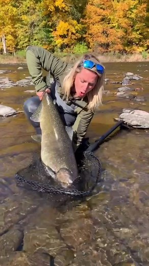 Landing a Giant 100 lb King Salmon in New York!