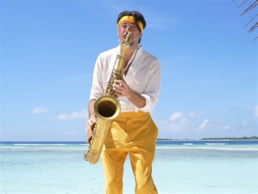 2024.2.22.意大利帅哥丹尼尔萨克斯演出LAMBADA 2024 Daniele Vitale Sax from MALDIVES Ayada Resor