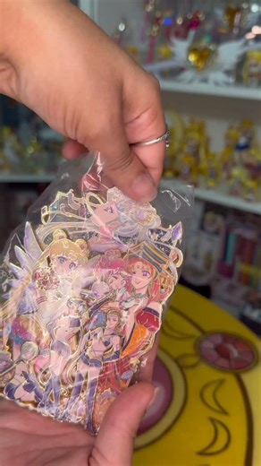 Sailor Stars love chibi Usagi & Mamoru pins holographic Sailor Moon art prints = magic brought to life by @geostreasures x @misao.draw🌙💫 I’m always excited when a package of @Dinnerplatepins comes in— a collab made for Sailor fans (and K-pop Demon Hunters too, because we’re golden✨). These pins sparkle like a starry night, and the prints make your favorite 90’s anime moments dance off the page ✨💖 Catch these sparkling treasures before they vanish! 🌟 I can’t wait to see what they’ll come up w