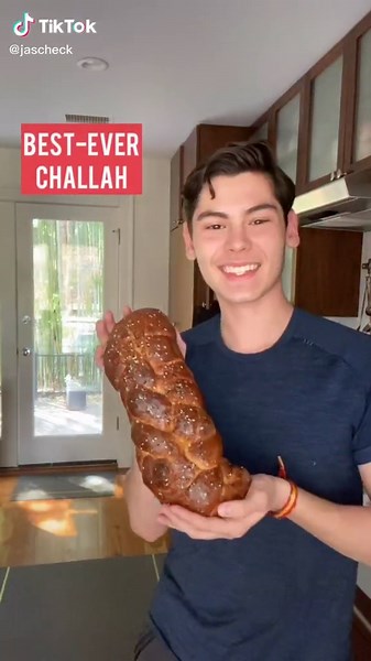 Exploring Challah vs. Brioche: The Ultimate Bread Showdown!