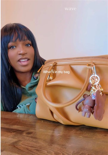 Marc Jacob’s Wave Bag What’s in my bag.. unexpectedly a 14’ laptop. Who knew?! Well, the MJ Wave Bag is more then a Daily bag, it’s a Work Horse. Carrying everything and possibly, the kitchen sink 🤭😅 • links 🔗 are in ShopMy under TikTok posts and in Stories. @marcjacobs @Max Mara #marcjacobs #marcjacobsbag #wimb #bagreview #maxmara