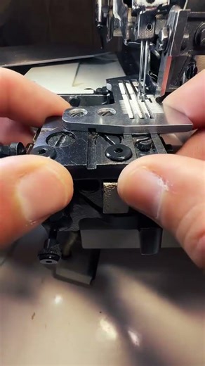 needle broken adjust Overlook sewing mechanic repar #maintenance #machine #sewingtips #repair