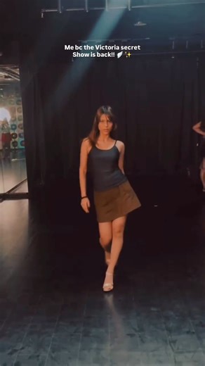 Tiyaa⭐️ on Instagram: "🪽 . . . (Model, show, victoria secret show, ramp, runway) . #runway #victoria #victoriashow #modelindia #fypppppppppppppppppppppppppppppppppppppppppppppppppppppppppppppppppppppp #onfeed #viralreels #genz #modelscout #explorepage"