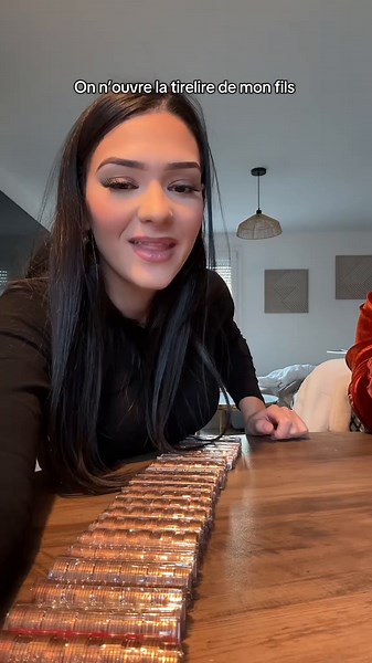 Amélia 💄 (@amelia.kays) - Ouverture de la Tirelire de Mon Fils pour Économiser
