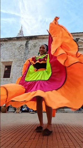 Traditional Colombian Folk Dancing in Cartagena, Colombia 🇨🇴