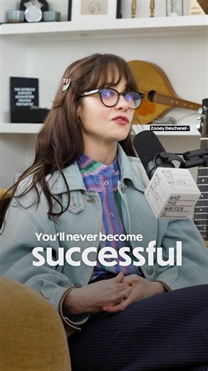 Zooey Deschanel Is Here!