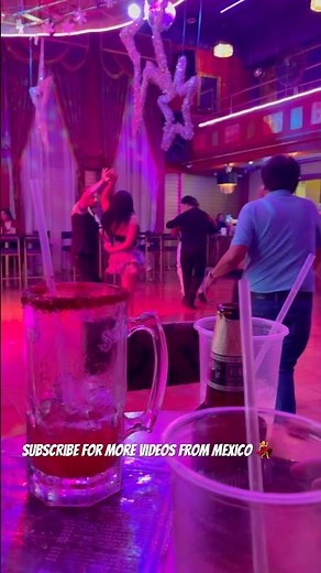 How Do Mexicans Make Salsa Dancing Look So Easy? Queen Latin Club Guadalajara Mexico