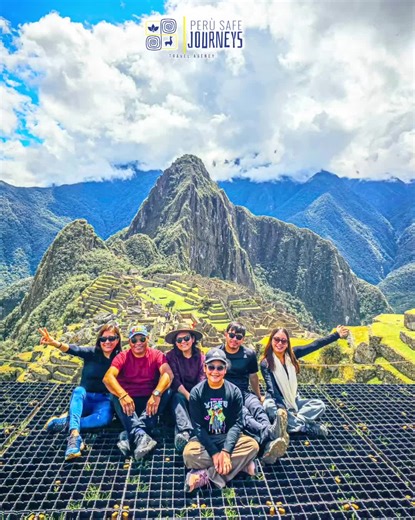 🌄 Machu Picchu Magnífico – Tour Privado ✨ Vive la maravilla del mundo en exclusiva. Un recorrido 100% privado, con guía experto y toda la comodidad que mereces. La experiencia más recomendada para descubrir la magia de los Incas. Incluye: ✅ Ticket de ingreso a Machu Picchu ✅ Traslados privados ✅ Tren panorámico ida y vuelta ✅ Guía privado profesional ✅ Bus de subida y bajada ✅ Asistencia personalizada 💲 Desde 390 USD por persona (base 2 pasajeros). 📌 Haz tu sueño realidad. 👉 Reserva ahora tu