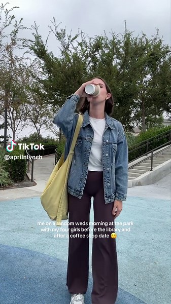 Park Mom Outfit Check: Embrace Active Style