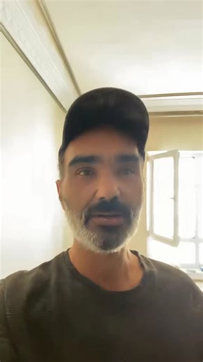 Dekordelisi on Instagram: "Tadilat ve dekorasyon proje dair güncel çalışmalarıma sizlerle paylaşıyorum. Grand iç mimari tasarımlarından ve uygulamalarından olan lüks bir salon dekorasyonunu yapacağım. Tüm detaylarıyla birlikte şıklıkla sizlerle yapım aşamalarımı paylaşmaya özen göstereceğim. Sırasıyla neler yapacağımı sizlere aşağıda listeledim; *Lüks asma tavan *Tv ünitesi *Elektrik tesisat *Alçı sıva *Boya badana *Duvar Kâğıdı *Laminat parke ve Süpürgelik *Lake kapı"