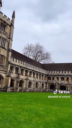 Exploring Oxford's Iconic Magdalen College