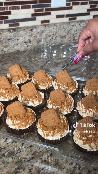 Frosted Biscoff Cupcakes Recipe