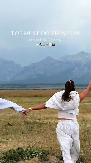 Jackson Hole Wyoming Itinerary top things to do!🤎 #fyp #jackson #jacksonhole #wyoming #vacation #grandtetons #grandtetonnationalpark #yellowstone #yellowstonenationalpark #moose #horsebackriding #trailride #mountain #mountains #girlstrip #itinerary #travel