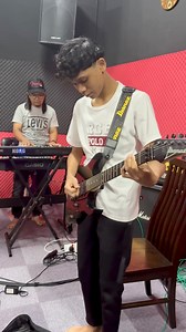 Gerhana cinta luka keyboardnis dan gitar solo | Ismail Bin Saad