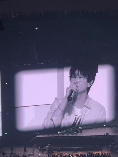 49K views · 1.9K reactions | 至少還有你，ELF合唱+東海哭到唱不下去凉 ELF幫忙唱+全場手機燈應援 251115 super show 10 in Taipei | 圭賢 Kyuhyun 규현 溺愛模式全面啟動 | Facebook