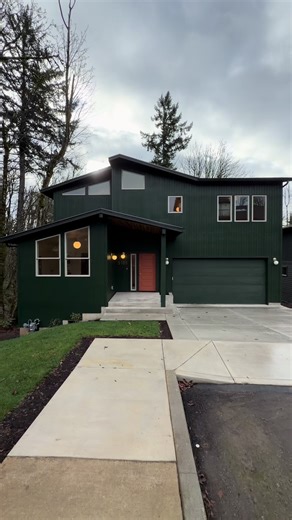 Wowie the trees and creek and views here are immaculate! I loved the spacious layout and clean finishes of this home, and especially swooned while hanging out on the back deck. This neighborhood (or part of town rather) in northwest Portland is superb and feels a million miles away from town, while only being about 10 min away from the city. Not my listing but I can help you buy! Listed at $1,275,000 MLS ID: 505101098 5 Bedrooms 🛌 3.5 Bathrooms 🛀 2,960 Square feet $12,750 (est.) Annual propert