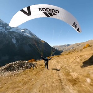 Ce parapentiste réalise des vidéos vertigineuses ! 🪂 Avec Jean-Baptiste Chandelier. | Neo