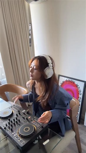 6.3K views · 252 reactions | have a good weekend  ちょっとずれたけど多めにみてね若笑 #djmix #femaledj | DJ Bee | Facebook