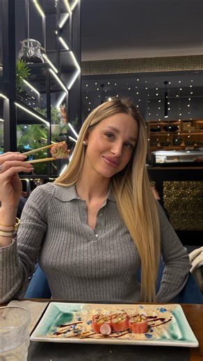 Karen Stronati on Instagram: "Al sushino tra amiche non si dice mai di no🥢 @elyte_sushi_civitanova *invitedby"