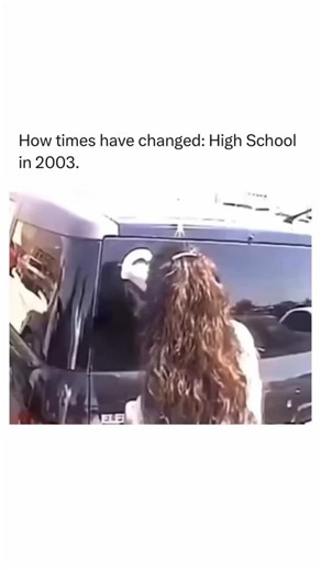 Genzlaboratory • Culture for Curious Minds on Instagram: "Two decades ago, high school life looked very different from today. In 2003, students relied on flip phones with T9 texting, carried bulky CD players, and printed out MapQuest directions for trips. Social media was in its infancy, with MySpace just beginning to gain traction, and classrooms were filled with overhead projectors instead of smartboards. Fashion featured baggy jeans, layered polo shirts, and Livestrong bracelets, while music 