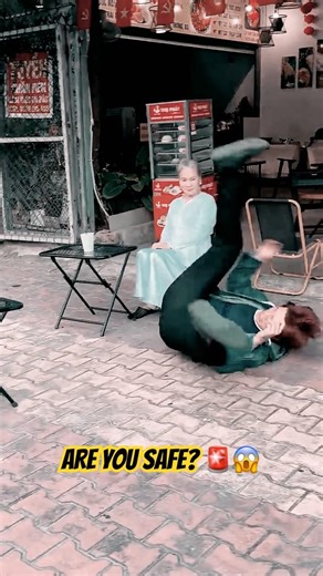 KH | Don't mess with Grandma! 👵 She taught[KINDNESSHERO] #shorts #trending #kindness #viral