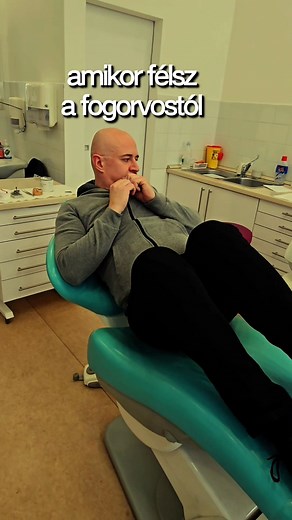 Ismertek, számomra nincs lehetetlen! Fogorvos is vagyok mostantól. Kit vizsgálhatok meg? Dr. Gaál Zoltán fogorvos ✅️ Meséljetek! Titeket fogadott már pozitív meglepetés, amikor kivizsgálásra került sor? Kezdem én. Ügyeleti doki, fiatal volt és ropogós...a fenekembe adott szurit, mert beállt a hátam. Anyukámmal végig kuncogtuk az utat.... ❤️ | NukuTabu