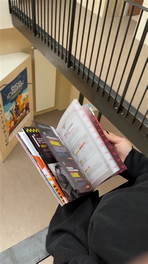 [BAN DE LA DISTILLATION] Le 𝐁𝐚𝐧 𝐝𝐞 𝐥𝐚 𝐃𝐢𝐬𝐭𝐢𝐥𝐥𝐚𝐭𝐢𝐨𝐧, ça démarre vendredi ! N'oubliez pas de vous équiper du programme 😁 ✔ Disponible chez vos commerçants, dans les offices de tourisme Destination Cognac et chez nos partenaires ! | Grand Cognac