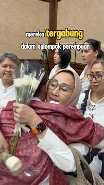Anti-Criminalization, Wives of Pertamina Case Defendants Show Support for Nadiem Makarim