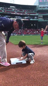 2K views · 417 reactions | As you’re watching the Red Sox game right now... just know who put 2nd base perfectly in its spot #thatsmyboy #fundaywithdaddy #RedSox #Yankees ⚾️樂 | Antoinette Antonio | Facebook