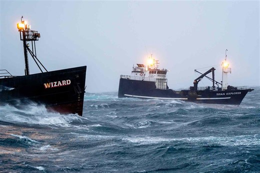 Watch “Deadliest Catch”'s Capt. Keith Colburn rescue Capt. Jake Anderson and crew after they abandoned ship (exclusive)