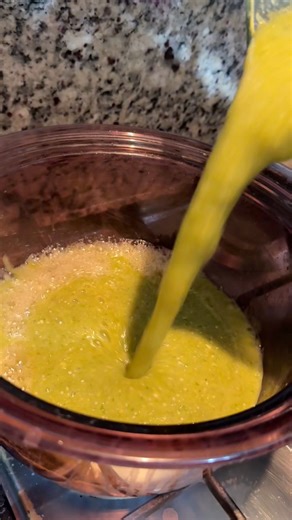 Aquí te enseño cómo hago yo el guisado de pollo en salsa verde para unos ricos tamales de pollito en salsa verde! 🐥🫔 #productoslacosalteca #sinaloa #tamalesdepollo | Productos la cosalteca