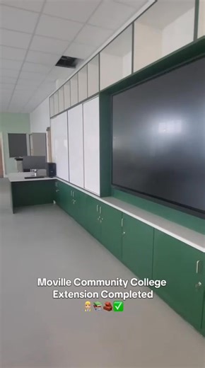 Today was a momentous day for Moville and Inishowen with the opening of the new state-of-the-art extension at Moville Community College. The €20.5 million government investment effectively doubles the size of the existing school to accommodate around 550 students. This is major project will breathe new life into the school and the town of Moville. I commend the work of school principal, Caroline Doherty, the staff, the board of management, the parents’ association, Donegal ETB, the Department of