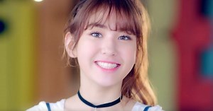 Vừa ra mắt, MV của I.O.I đã bị chê sến và dở tệ