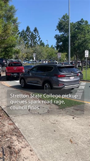 Parents at one of Queensland’s biggest schools say they are fed up with parking fines, road rage and fights at drop-off and pick-up times. Full story: https://bit.ly/4pciJY7 | Redlands Community News