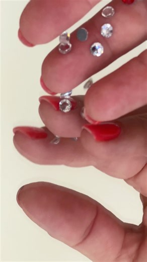 The sparkling crystals 💎in my paintings 🖼️ give not only aesthetic pleasure, but also bring positive energy 🍀 into your life. They provide emotional balance and help to live life in harmony and joy ❤️❤️❤️ . Follow more @lritterart ❤️ . Interieur Paintings Paintings for Sale Original Art Paintings on commission Art for Sale Painting with crystals 3d paintings Textured art Floral abstraction . . . . . . #structuralpainting #hotelpainting #flowerpaintingsforsale #interiorsart #artforthewall #flo