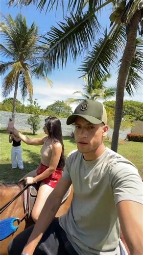 VAII MEU VAQUEIRÃOO ‪@ManimOficiall‬ ‪@TalitaMelll‬ #manim #talitamel #vaquejada